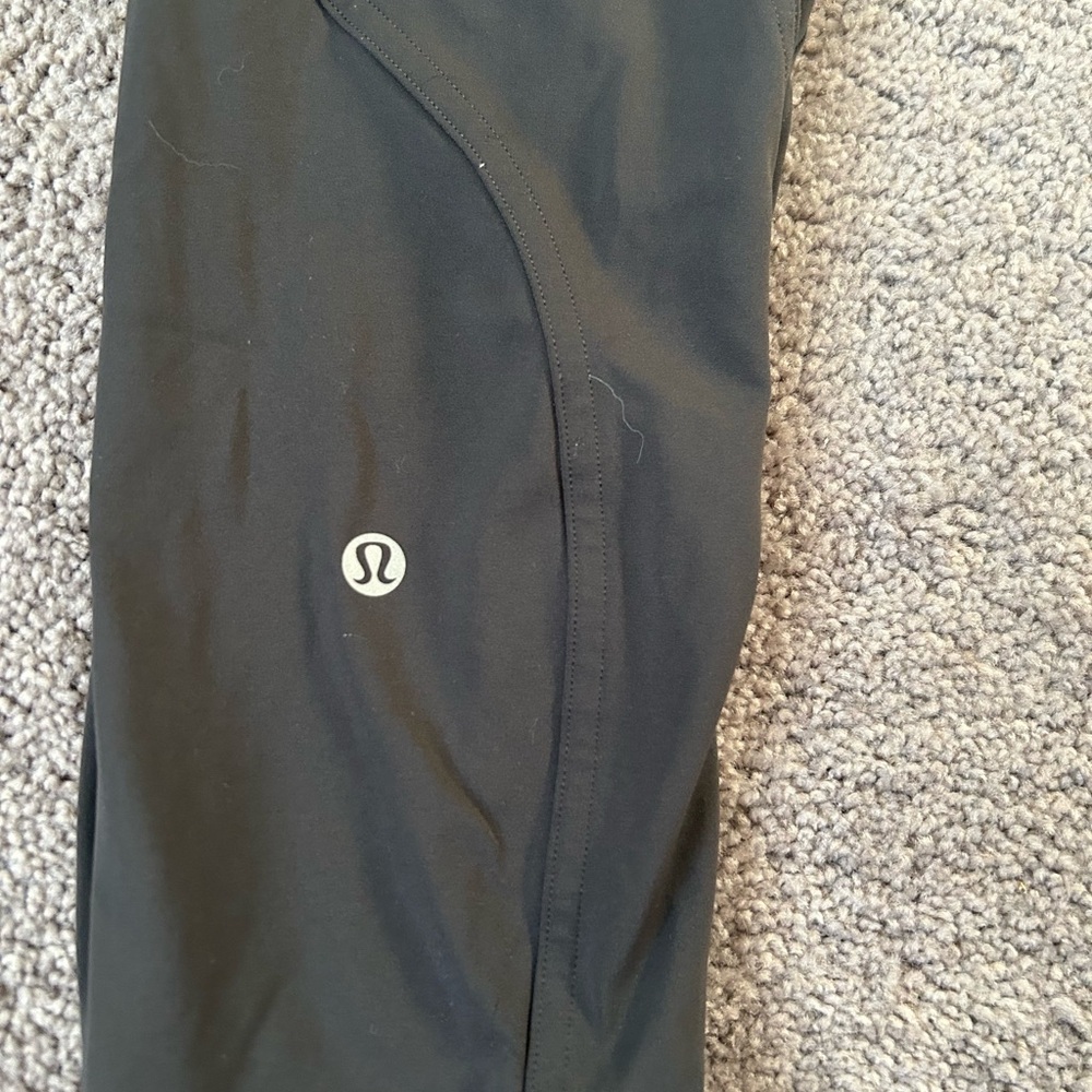 Gray capri lululemon leggings